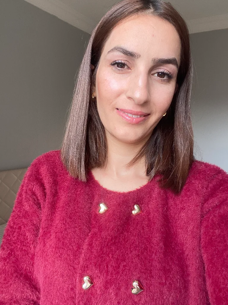 Zehra Esmaeılı